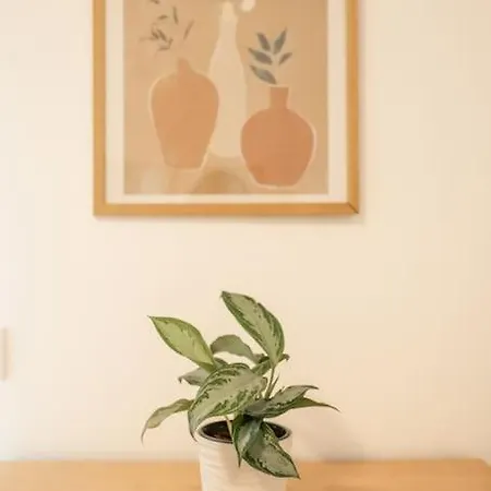 Spacious And Flat In Spinola Bay 아파트 *