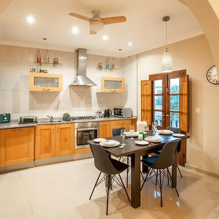 Spacious And Flat In Spinola Bay Apartamento