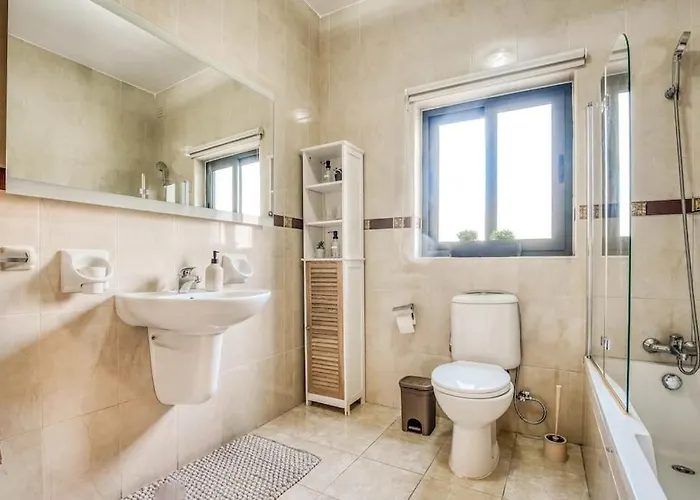 Spacious And Flat In Spinola Bay St. Julian's