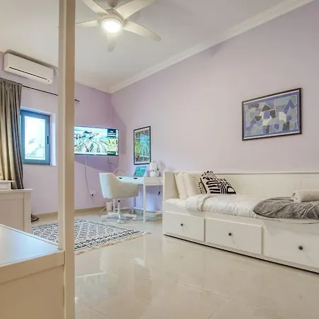 Spacious And Flat In Spinola Bay St. Julian's