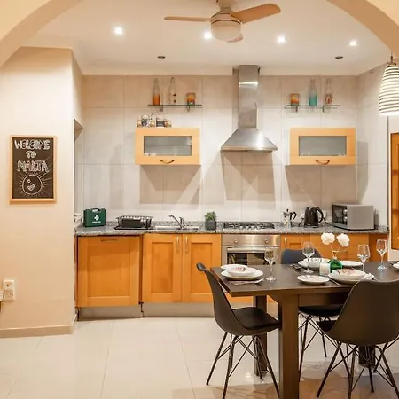 Spacious And Flat In Spinola Bay