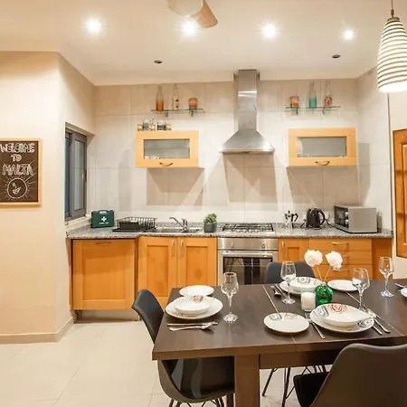 Spacious And Flat In Spinola Bay * St. Julian's