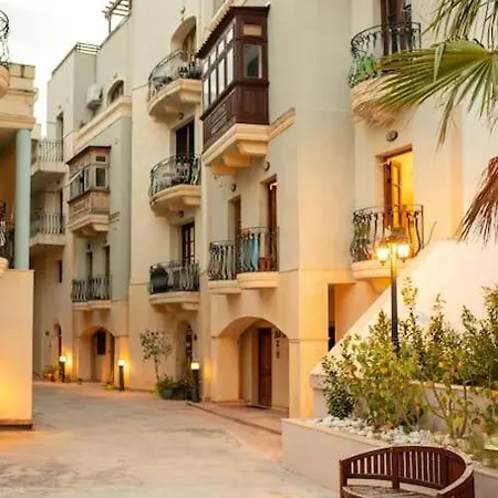 Spacious And Flat In Spinola Bay Apartament *