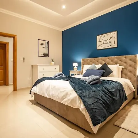 Spacious And Flat In Spinola Bay Apartment