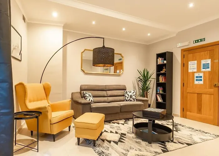 Spacious And Flat In Spinola Bay Daire