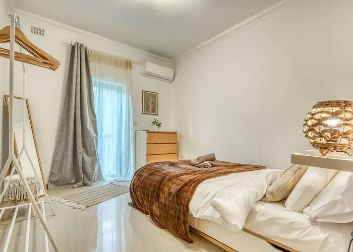 Spacious And Flat In Spinola Bay Saint Julian's