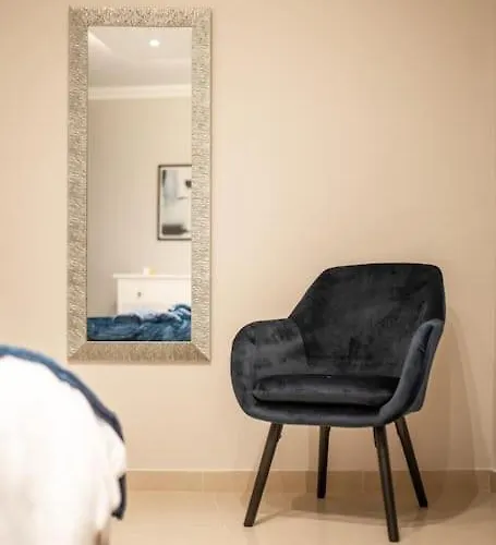 Spacious And Flat In Spinola Bay 아파트 *