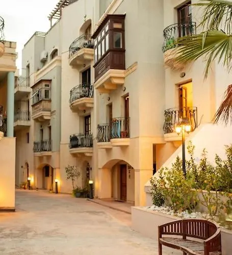 Spacious And Flat In Spinola Bay 아파트 *