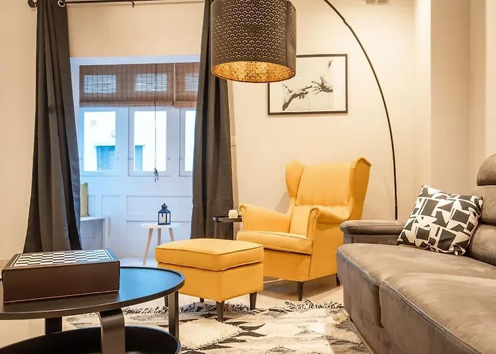 아파트 Spacious And Flat In Spinola Bay *